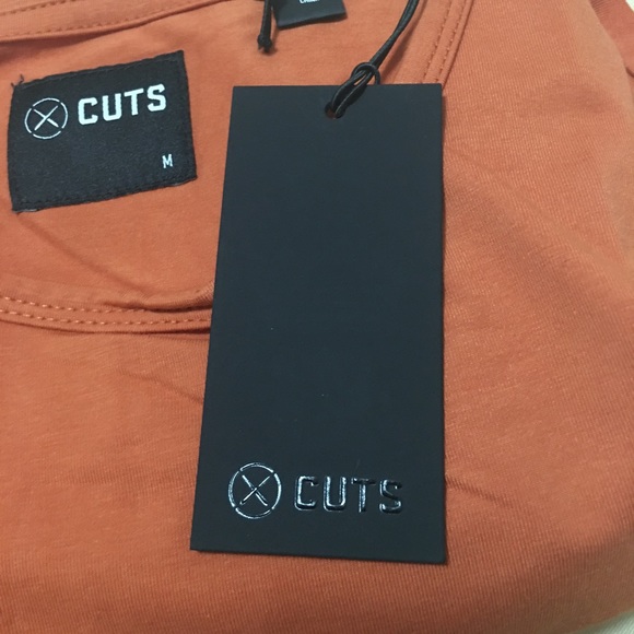 NWT Cuts clothing LS curve hem - Picture 5 of 6